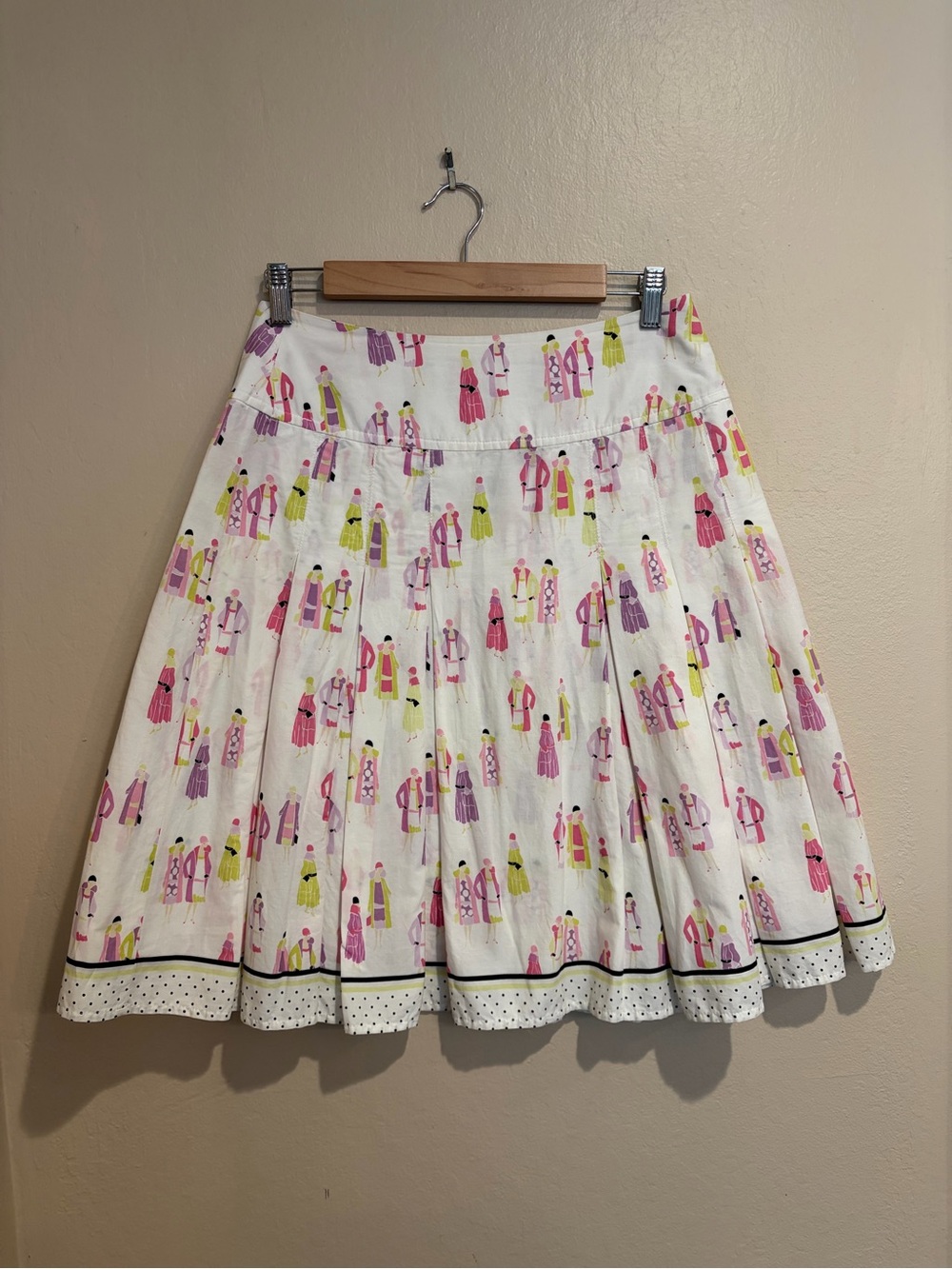 Liz Claiborne White Circle Skater Skirt w/ Fun Fashionista 1920s Figures, Size 4